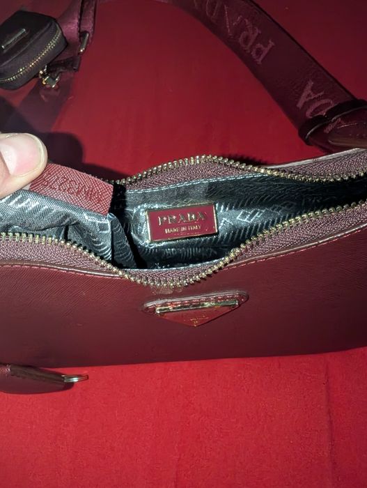 Продам сумку кросс боди бренд Prada Re-Edition 2005