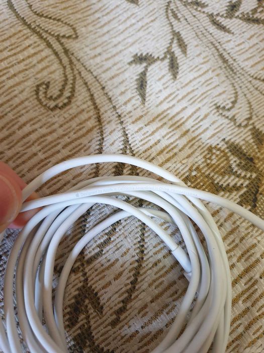 Продам  оригинальный  кабель от Ipad Tupe-C на Lightning