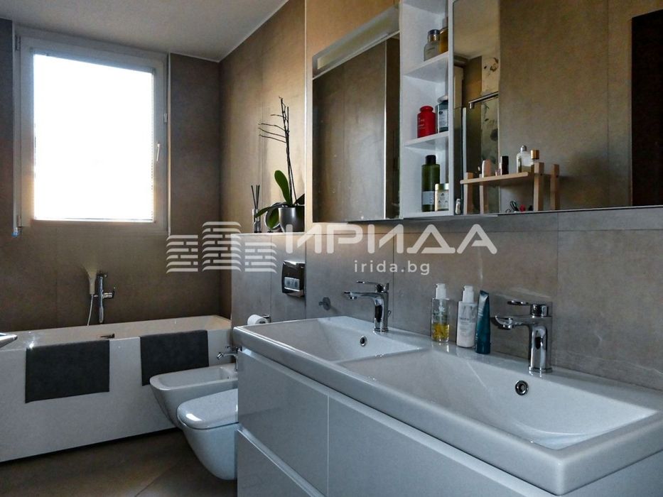 Мезонет В София,Топ Център