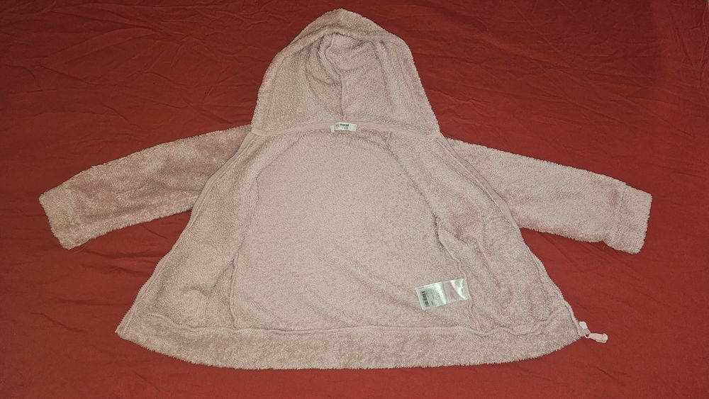 Продавам зимни якета за момиче подходящи за деца на възраст от 6 до 8