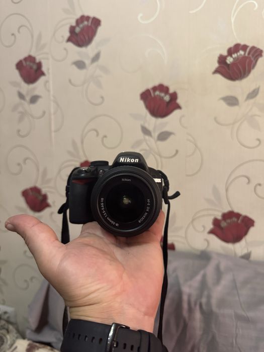Kit Aparat foto DSLR Nikon D3100 + Obiectiv 18-55mm VR + Geantă + Accesorii
