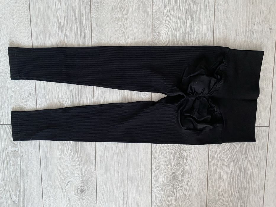 Черные лосины s пуш ап