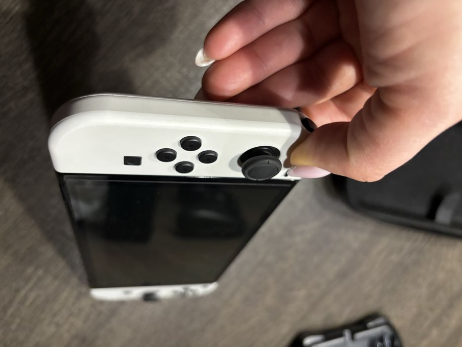 Nintendo Switch, наречен просто OLED