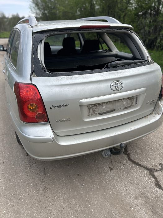 Тойота авенсис 2,2д 150кс на части/Toyota Avensis 2,2d 150ks na chasti