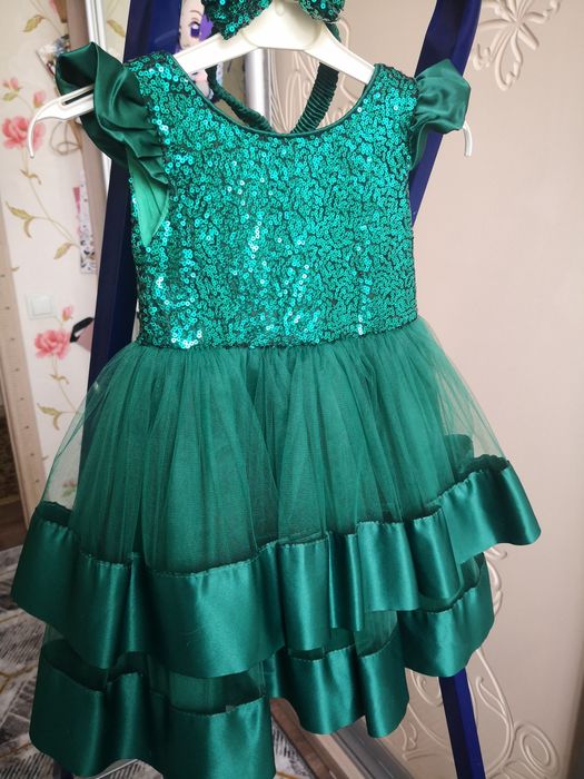 Нарядное платье на девочку возраст от года до 2х