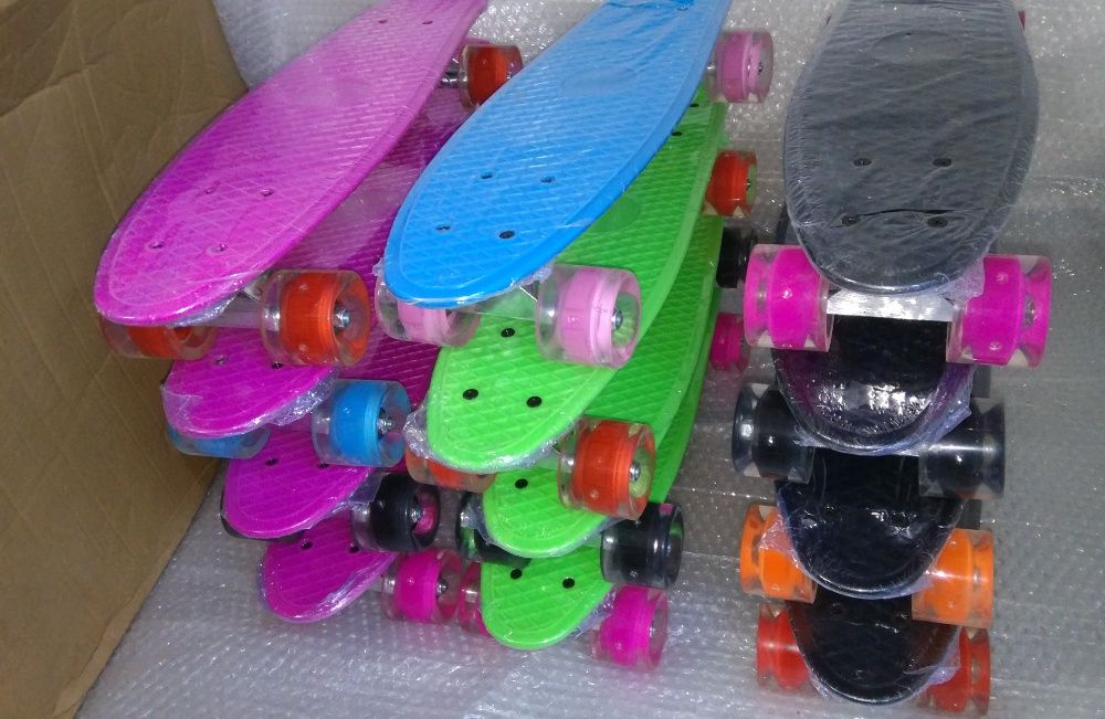 Пениборд скейтборд СВЕТЕЩИ всички цветове в комбинация Penny Board