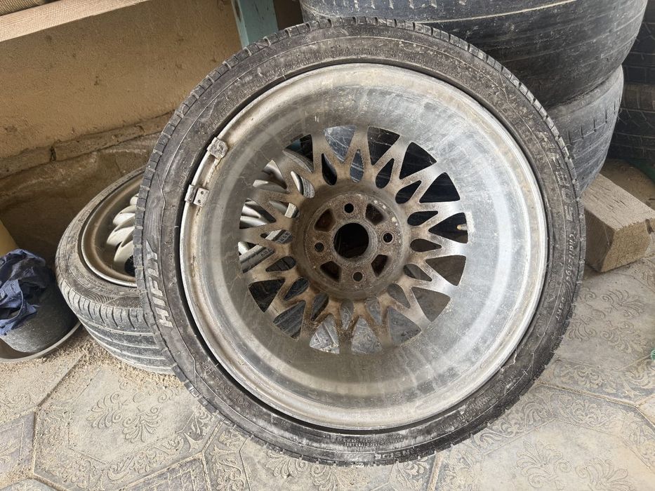 Титановый диски с шинами R15