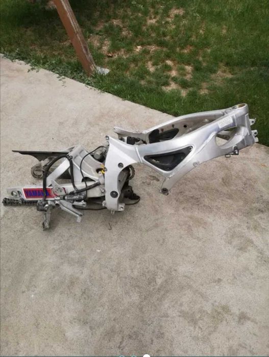 Рама за ямаха узф р6 2000