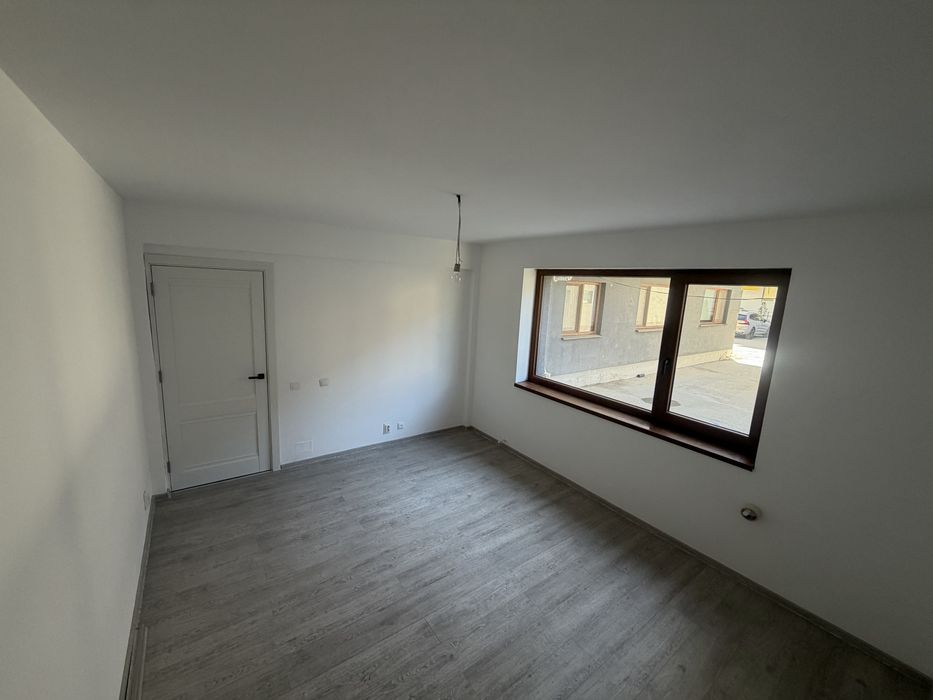 Proprietar !!! Vand apartament cu 2 camere