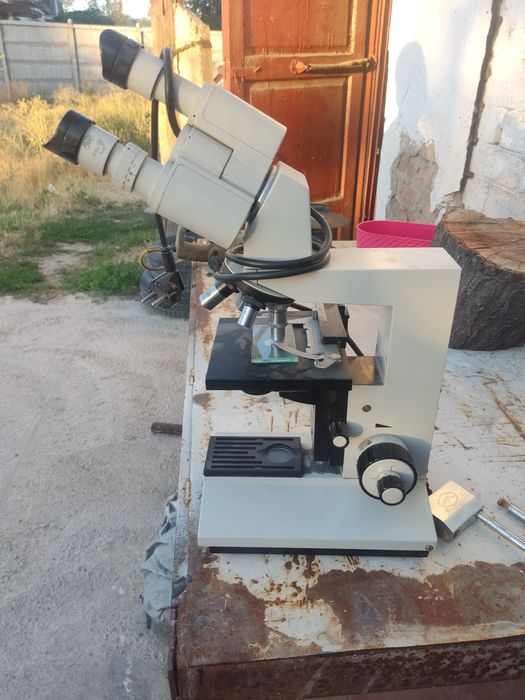 Микроскоп лабараторный б.у