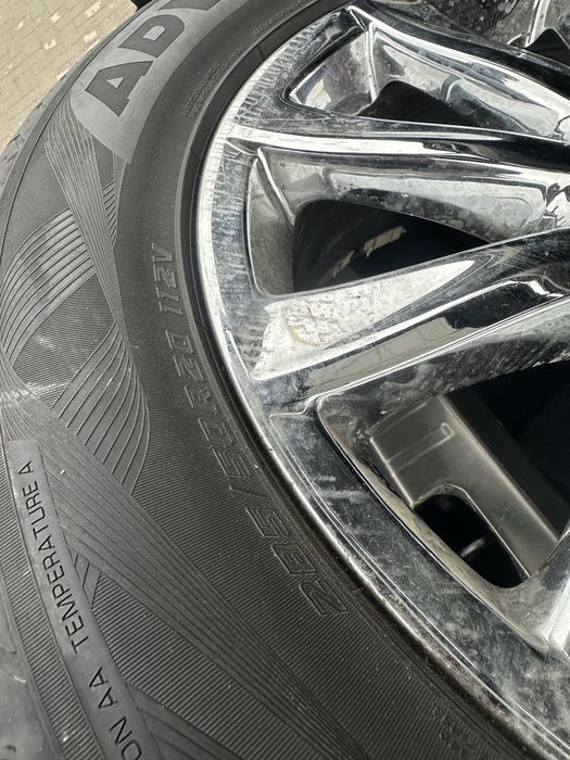 285/50/R20 шина с диском YOKOHAMA