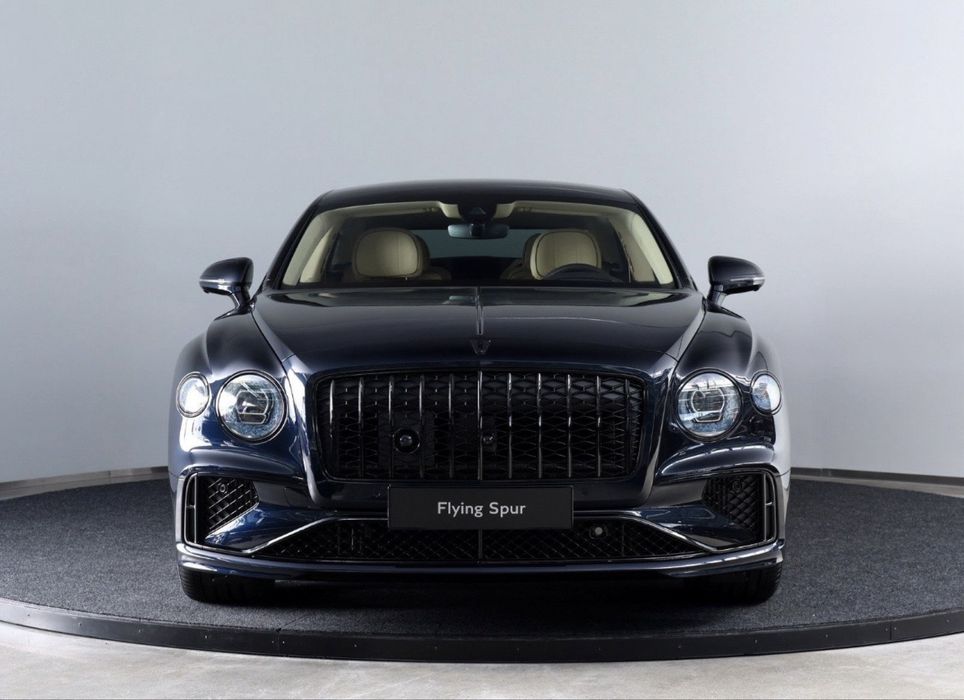 Bentley Flying Spur Azure V8 2026