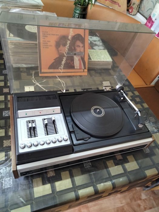 Продам проигрыватель винила радиотехника