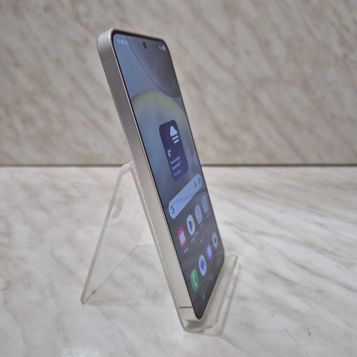 Telefon Samsung Galaxy S24 Gri 256GB cu 8GB Zeus Amanet 34530/34082