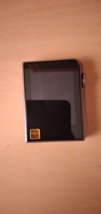 Продаю hi-fi плеер с наушниками  провод серебряный  16 жильный