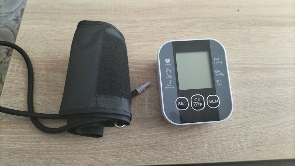 Продам тонометр автоматический BP-S10
