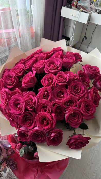 51 роза срочно продаю, подарили вчера