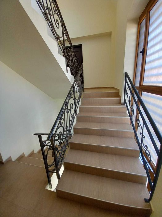 Продава се Двустаен апартамент в Разлог - 60 кв.м за 680 €/кв.м - Снимка #1