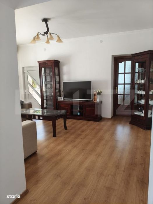 Casa cu 5 camere, suprafata utila 208 mp, loc. Halmeu