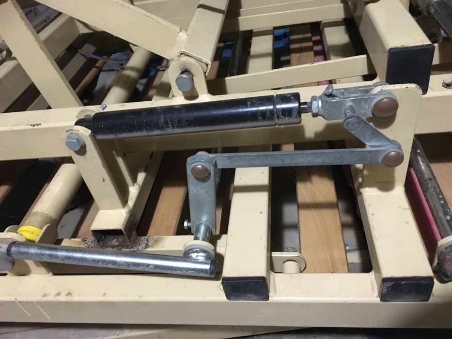 Кровать медицинский 3 позиции ’Медицина учун кроват 3 позиция