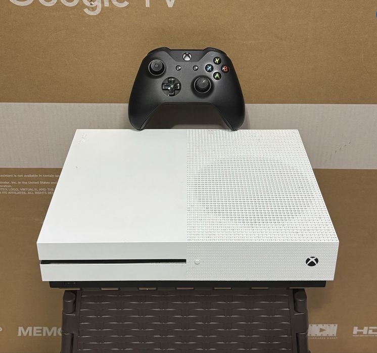 MDM vinde: Consola Xbox One S, 500GB, White.