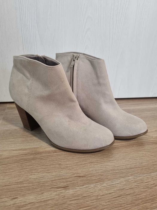 Дамски велурени боти