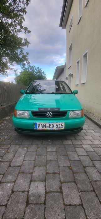 VOLKSWAGEN Polo