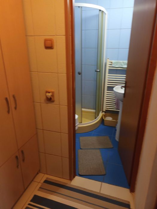 Garsoniera spatioasa, cu pivnita