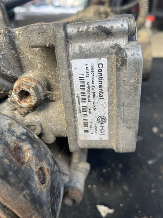 Заден диференциал за Фолксваген Т5 2011г 2.0д 09N525010