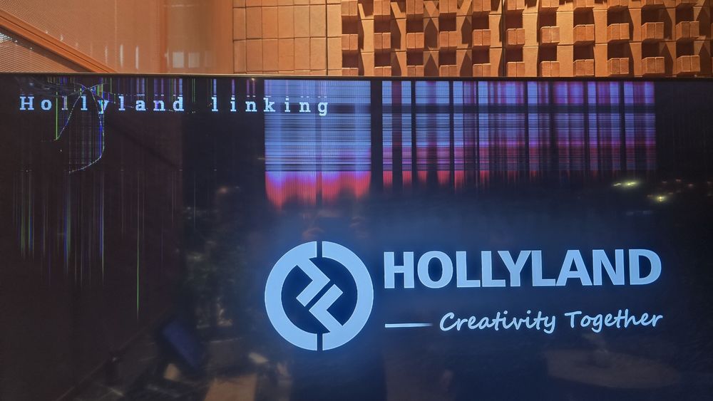 Продам на запчасти Hisense 75a6k