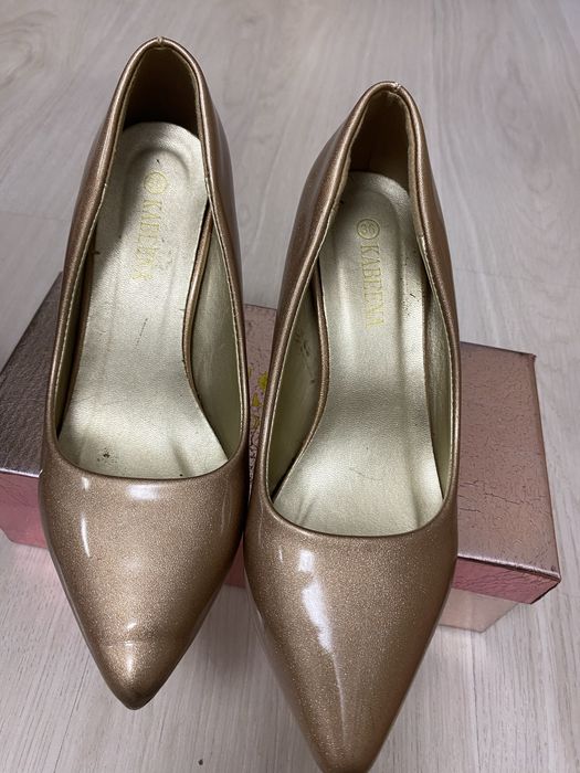 Продам туфли женские