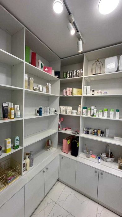 стилаж полки витрина