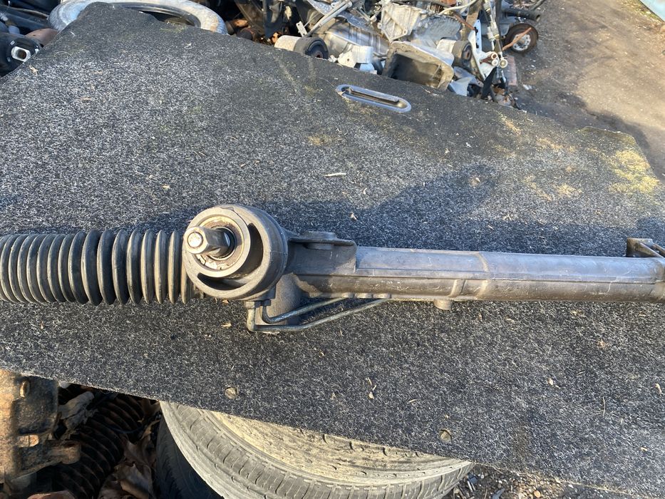 Кормилна рейка за пасат б5