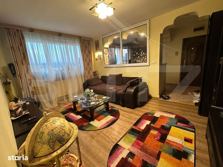 Apartament cu 3 camere, zona 8 Mai, 68 mp — fotografia 1
