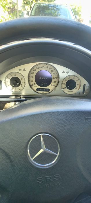 MERCEDES-BENZ E-Class 2002 — imagine 4