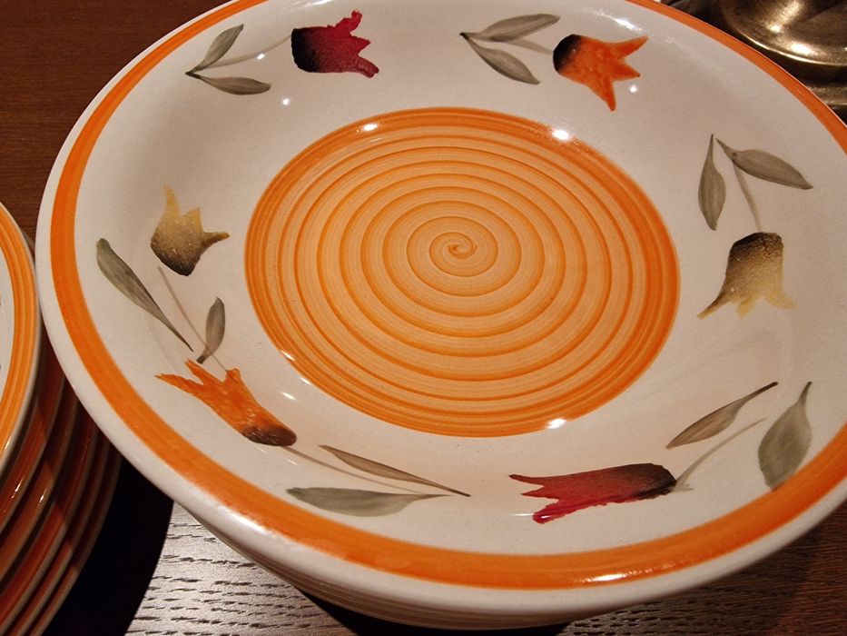 Продаю кухонную посуду.