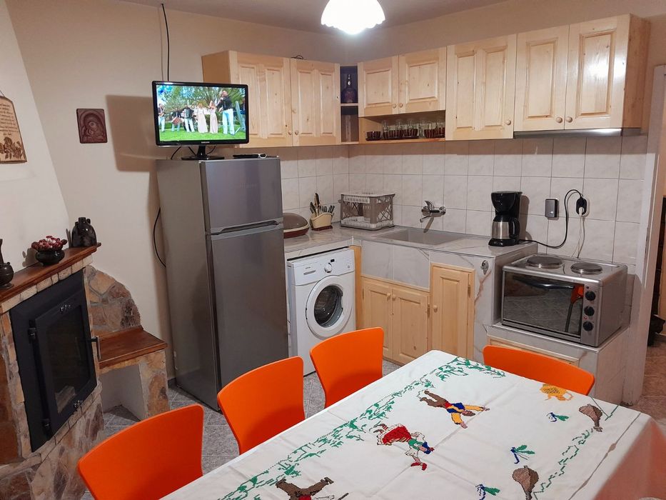 Продава се къща в град Елена