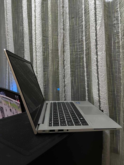 HP EliteBook 830 G8 Notebook PM