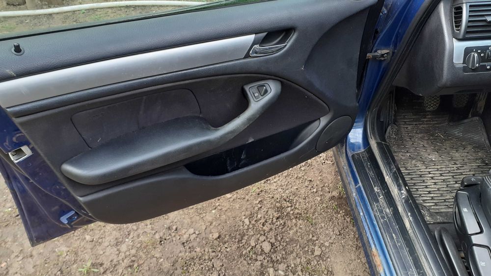 Bmew e46 touring 320 136cp  i t recaro jante radiat