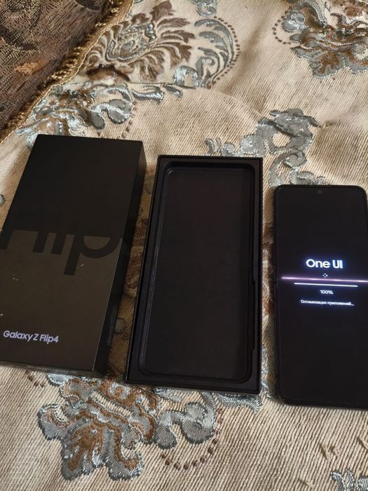 Samsung z flip 4 8/256