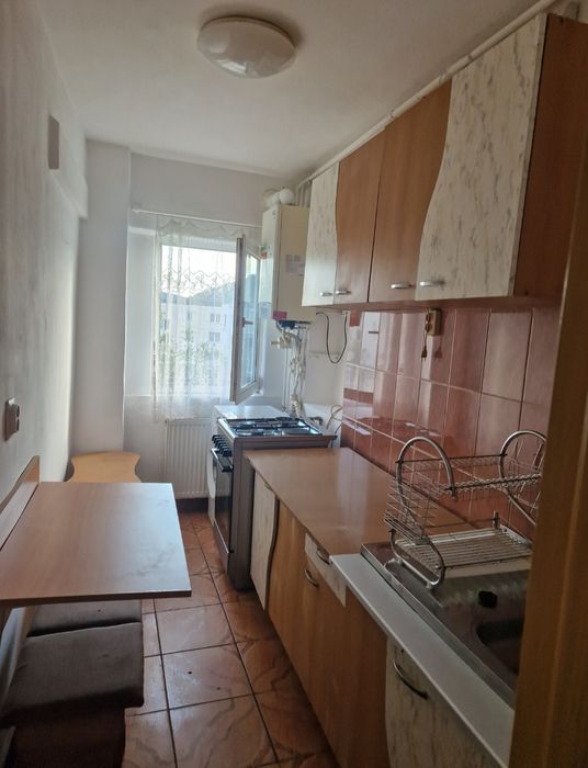 Închiriez garsoniera