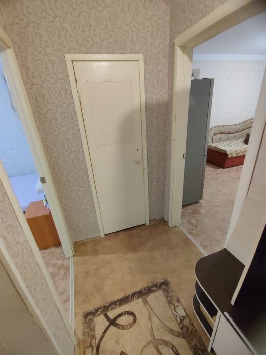 Продам 2 х комн, 6-11, 2 этаж.