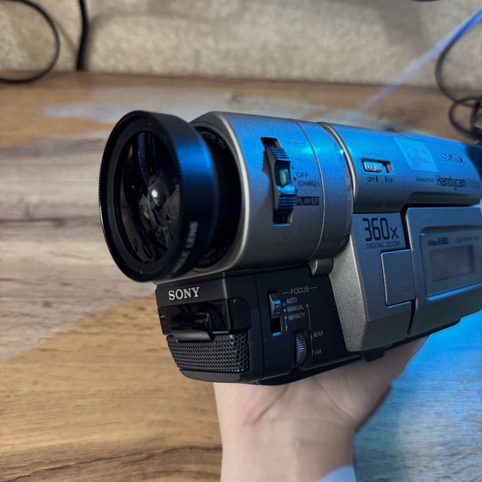Y2k видеокамера Sony CCD-TRV57e