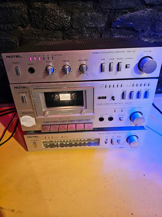 Linie Audio Vintage Rotel System 80: Amplificator RMA-80 + Cassette Deck RMD-80 + Tuner RMT-80 Argintie