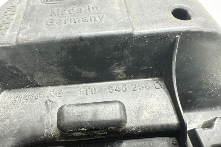 Soclu dreapta 1t0945258d Volkswagen VW Touran prima generatie