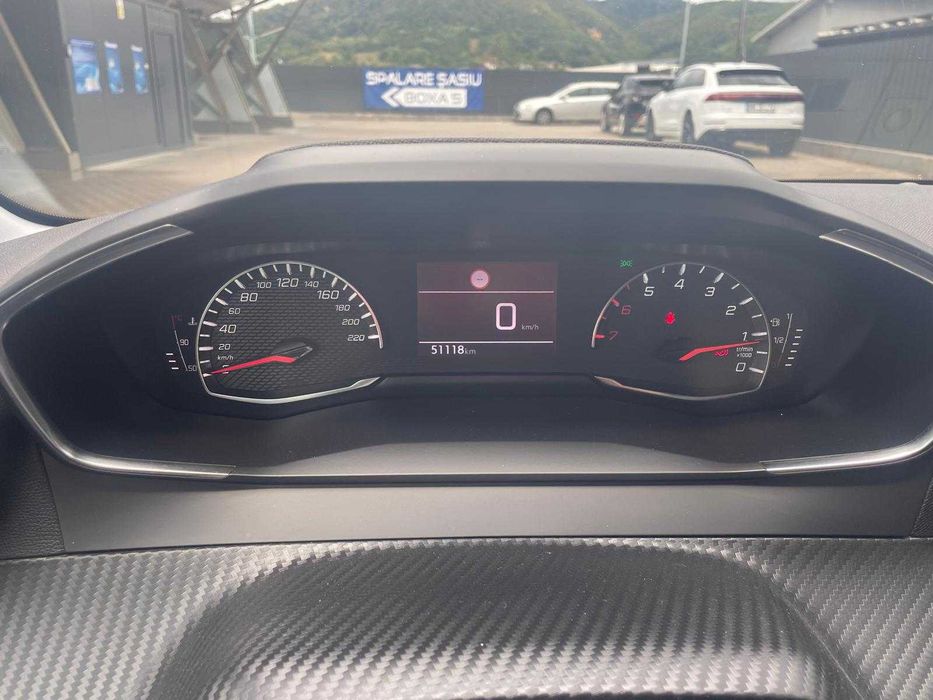 OCAZIE- Vand Peugeot 208 , 1.5 diesel , 100 cp