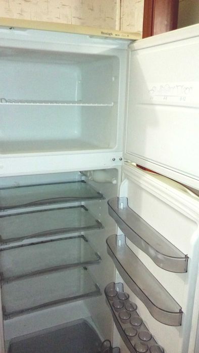 Продам   рабочий  холодильник .