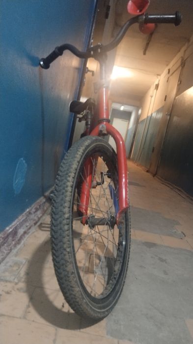 Ппродам велосипед примерно до 12 лет .