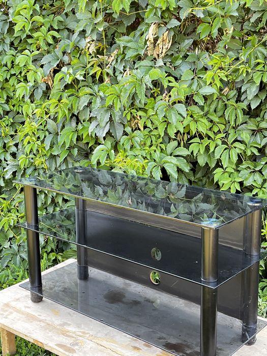 Стол под телевизор