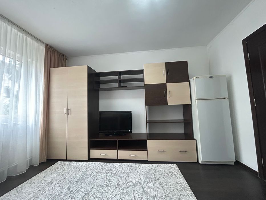 Garsonieră de închiriat în Poarta 6